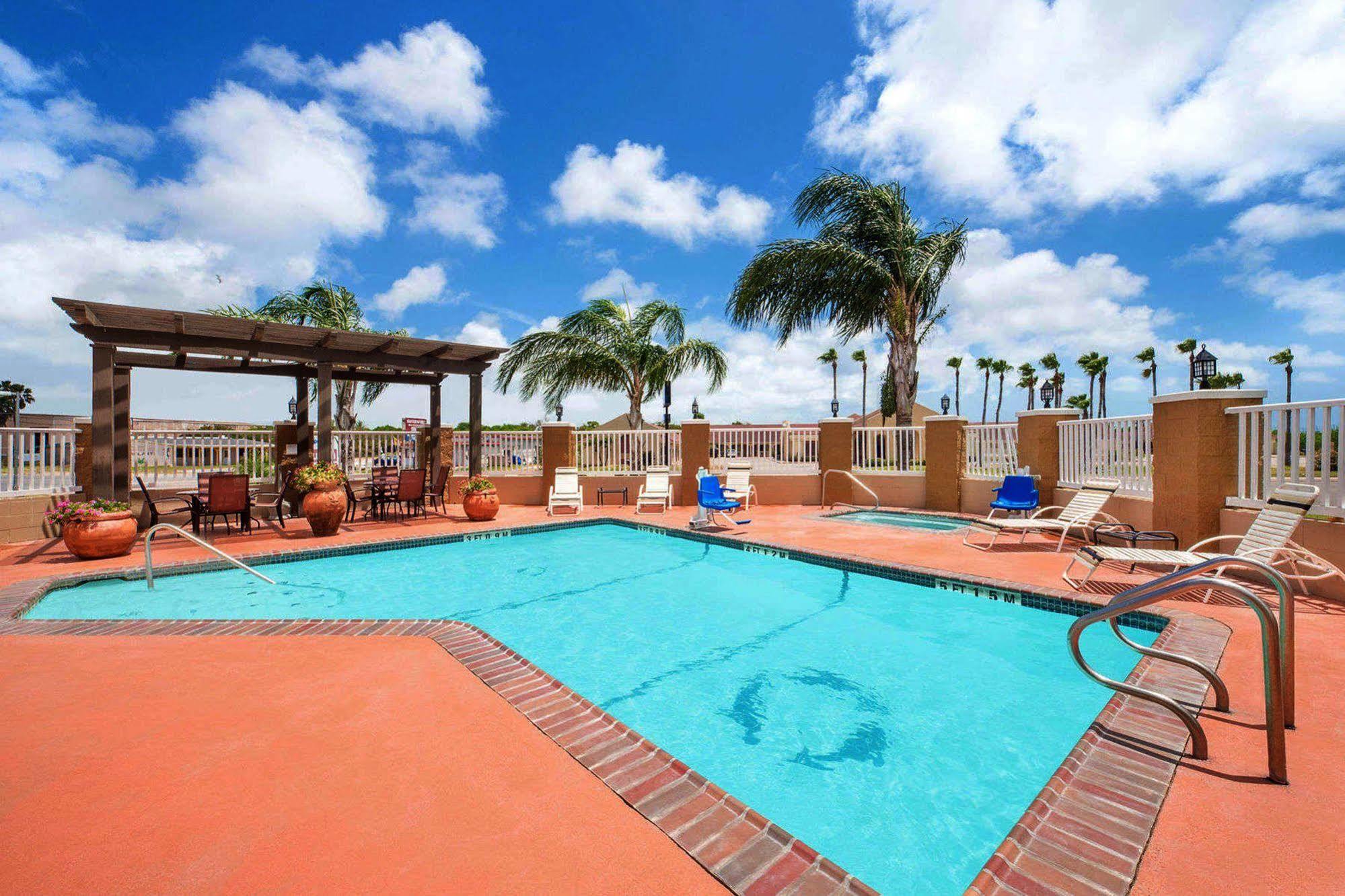 Microtel Inn & Suites By Wyndham Corpus Christi/Aransas Pass Bagian luar foto